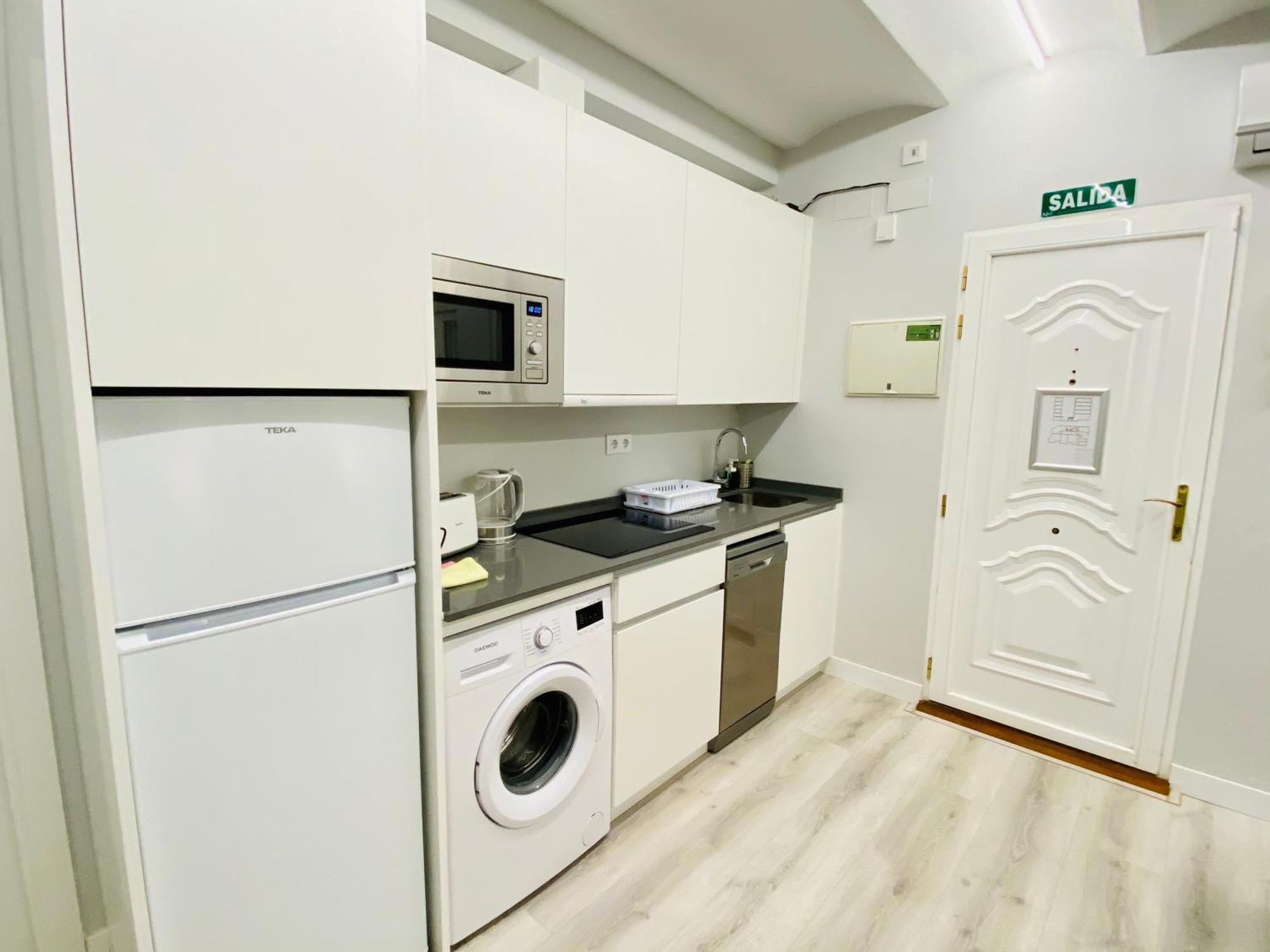 Estudio Centro Madrid Santa Ana Puerta Del Sol エクステリア 写真